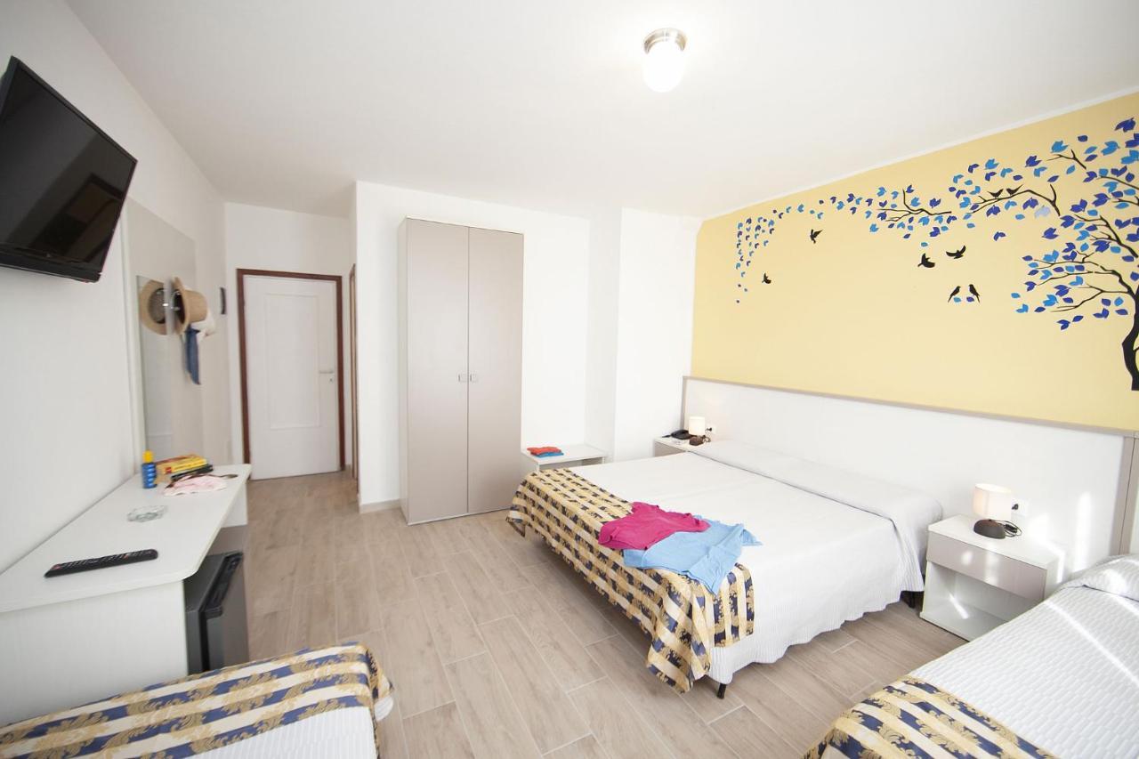 Hotel Thomas 마리나디캄포 외부 사진