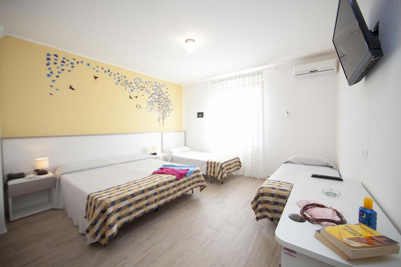 Hotel Thomas 마리나디캄포 외부 사진